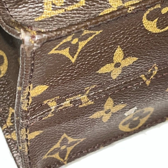 Louis Vuitton - Picture 4 of 16